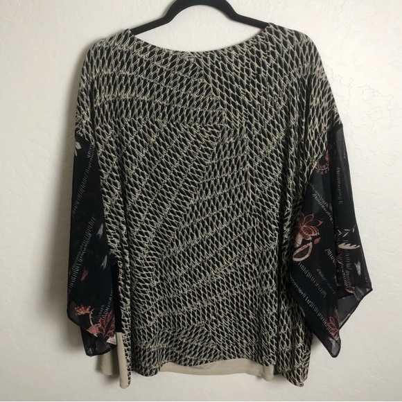 Chico's Travelers Mixed Media Lagenlook
Kimono Jersey Top - Picture 3 of 7